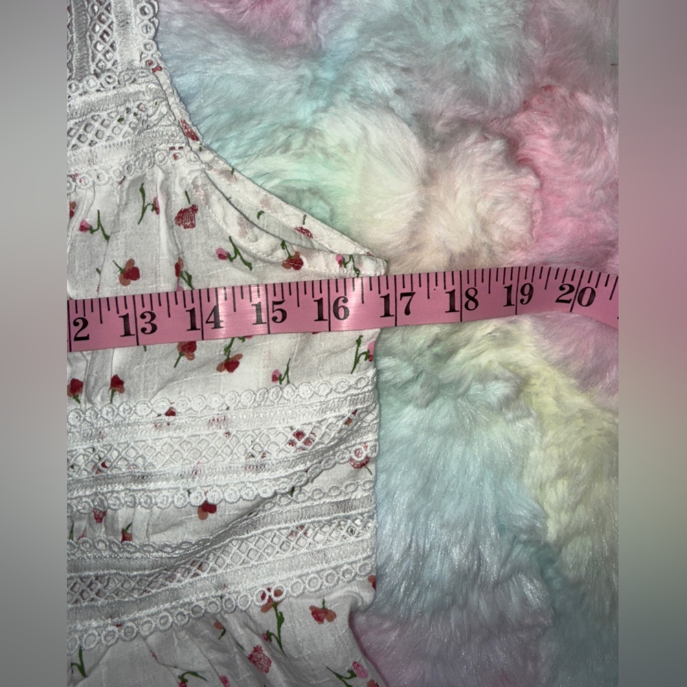 ❤️🔥EUC Floral Lace Trim Tank Top - Picture 4 of 6
